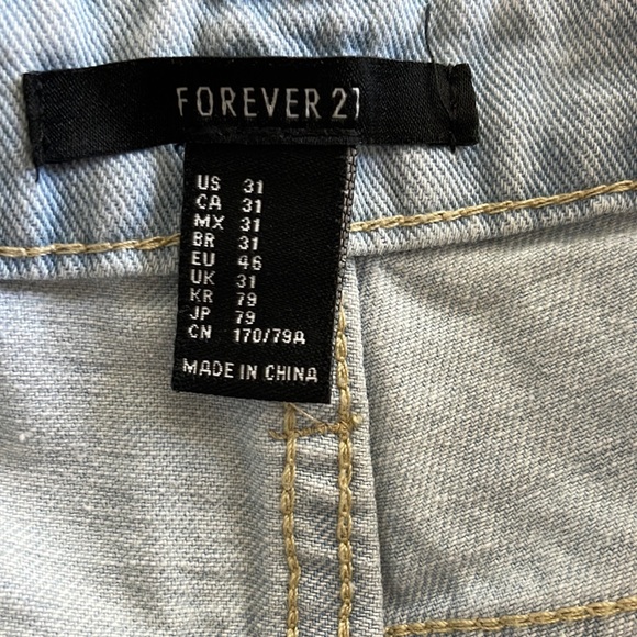 Forever 21 Sequined and distressed Light Wash Denim Jeans Size 31 - Picture 6 of 7